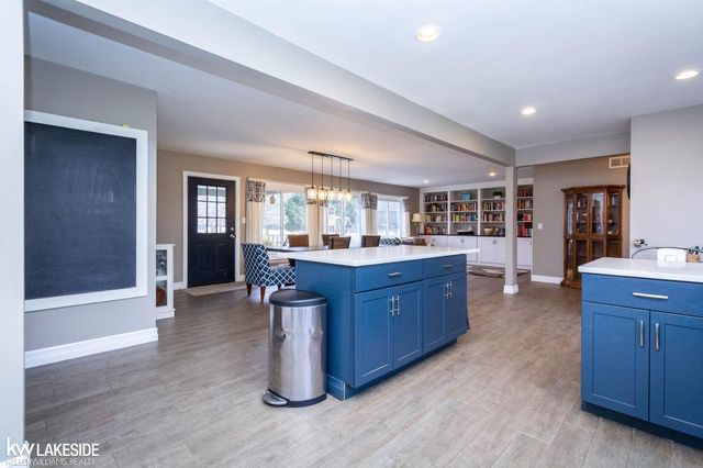 32921 Wing Lake Road, Franklin, MI 48025