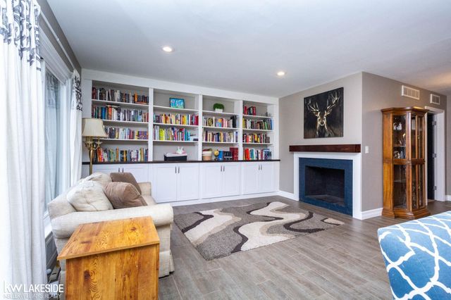 32921 Wing Lake Road, Franklin, MI 48025