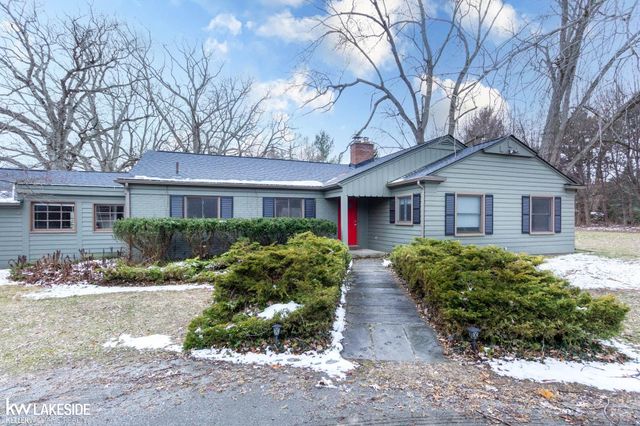 32921 Wing Lake Road, Franklin, MI 48025