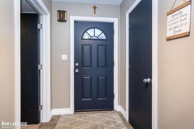 32921 Wing Lake Road, Franklin, MI 48025