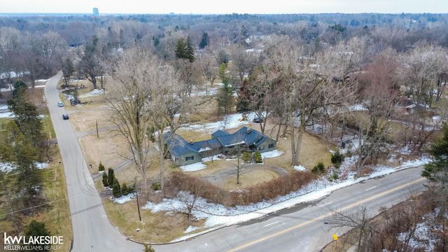 32921 Wing Lake Road, Franklin, MI 48025