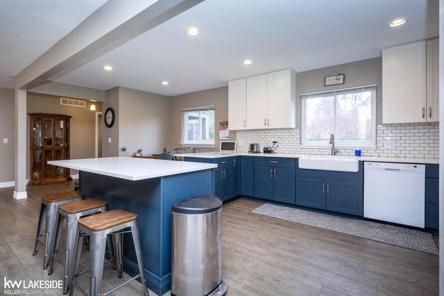 32921 Wing Lake Road, Franklin, MI 48025