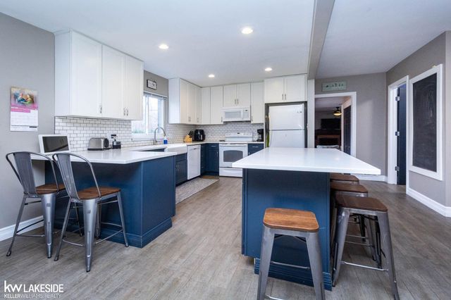 32921 Wing Lake Road, Franklin, MI 48025