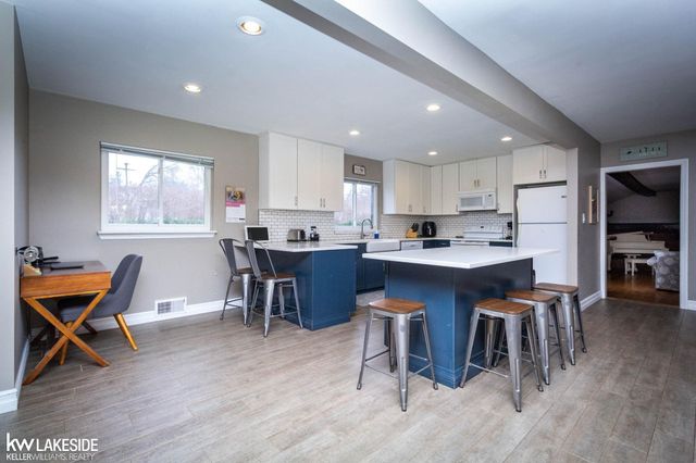 32921 Wing Lake Road, Franklin, MI 48025