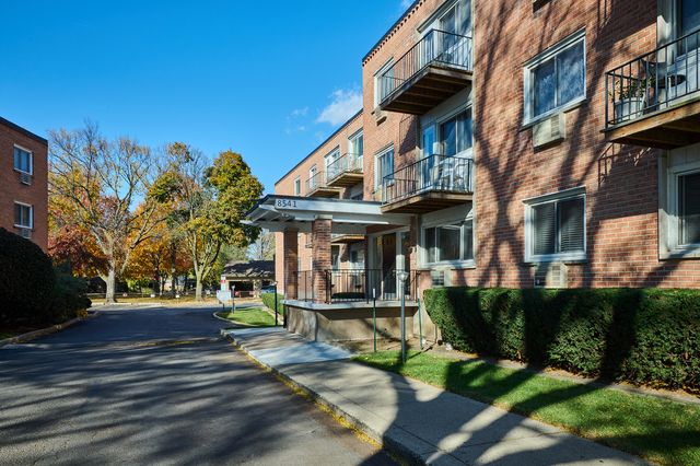 8541 Lotus Avenue 710, Skokie, IL 60077