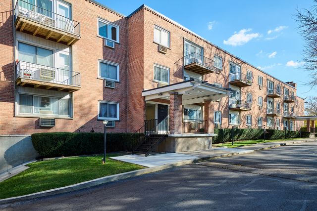 8541 Lotus Avenue 710, Skokie, IL 60077