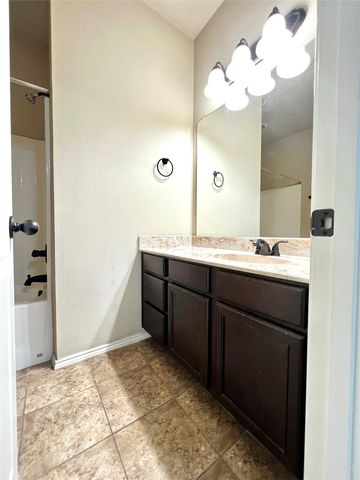 1430 Ravenwood Lane, Mansfield, TX 76063