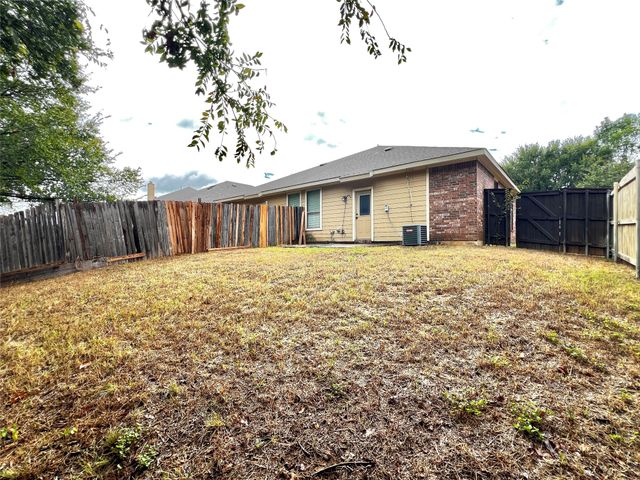 1430 Ravenwood Lane, Mansfield, TX 76063