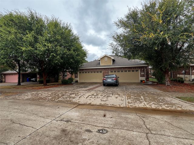 1430 Ravenwood Lane, Mansfield, TX 76063