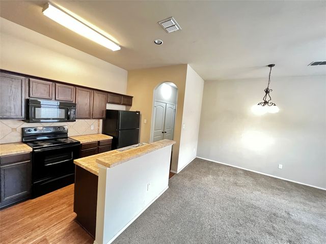 1430 Ravenwood Lane, Mansfield, TX 76063
