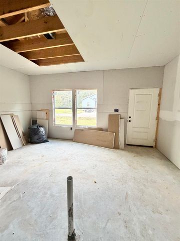 2125 Gill St., Beaumont, TX 77703