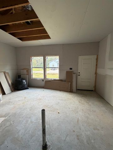 2125 Gill St., Beaumont, TX 77703