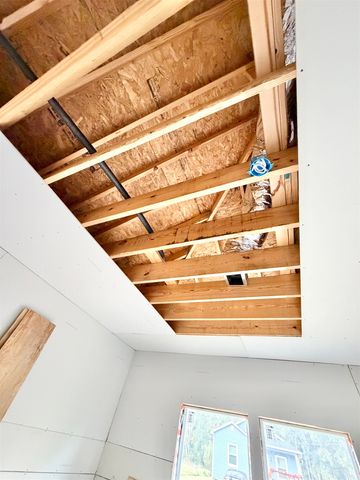 2125 Gill St., Beaumont, TX 77703