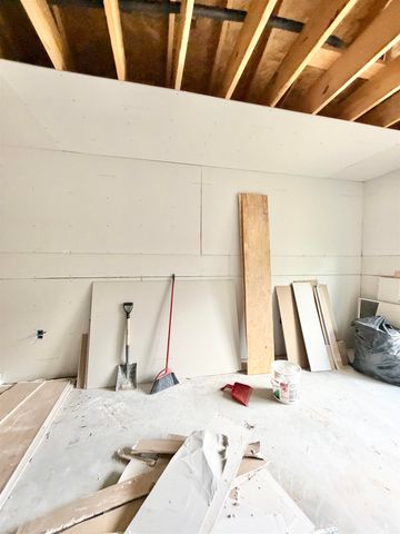 2125 Gill St., Beaumont, TX 77703