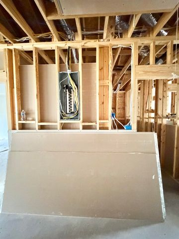 2125 Gill St., Beaumont, TX 77703