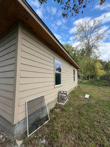 2125 Gill St., Beaumont, TX 77703