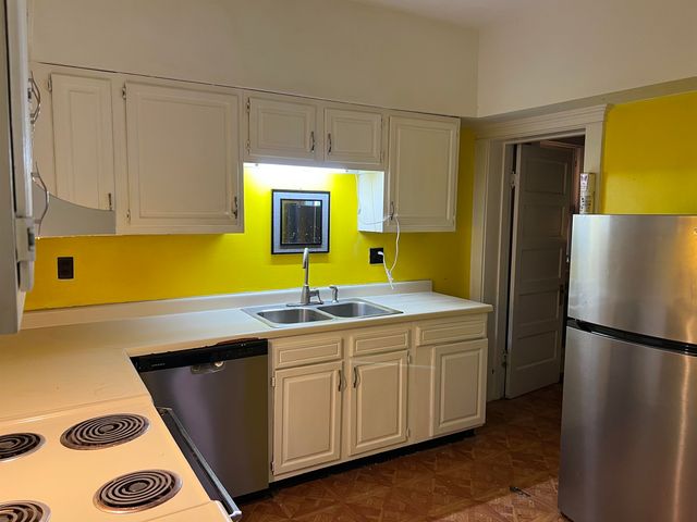 1021 11th Avenue, Huntington, WV 25701