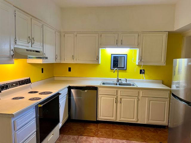 1021 11th Avenue, Huntington, WV 25701