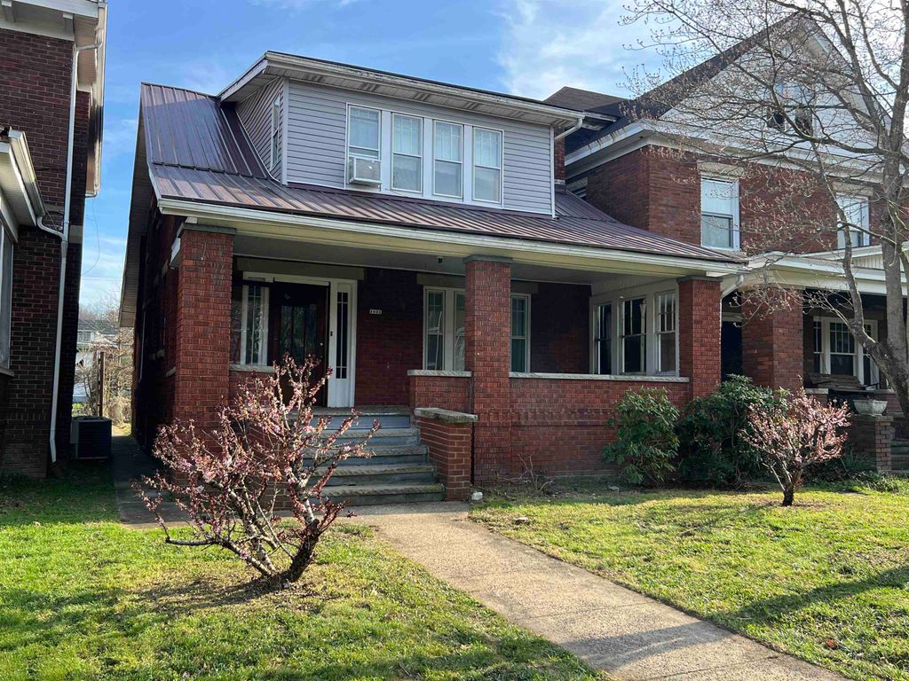 1021 11th Avenue, Huntington, WV 25701
