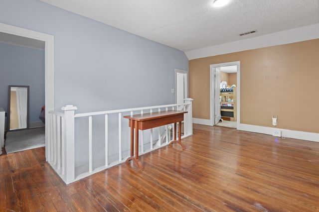 229 College, Italy, TX 76651