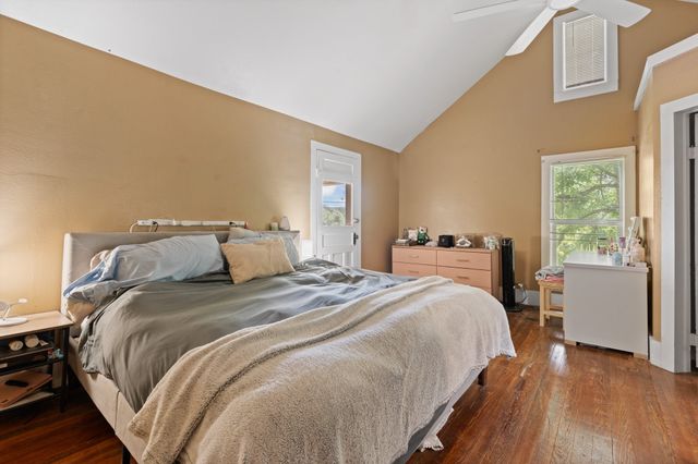 229 College, Italy, TX 76651
