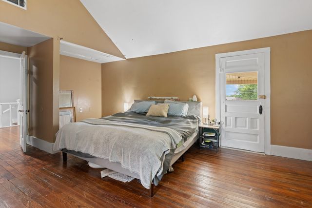 229 College, Italy, TX 76651