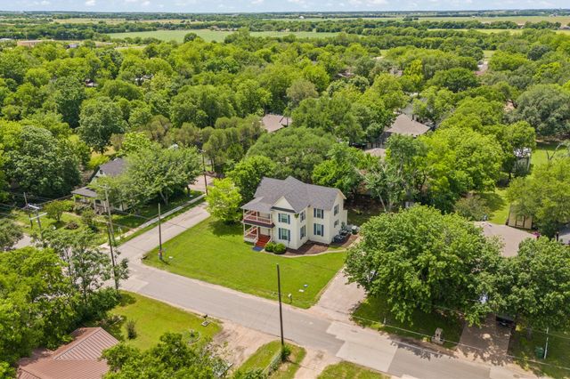 229 College, Italy, TX 76651