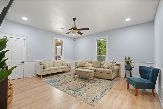 229 College, Italy, TX 76651