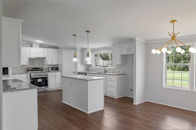 757 Precision Court, Hope Mills, NC 28348
