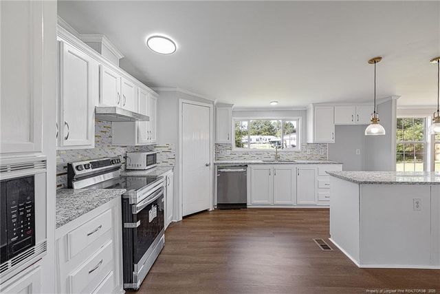 757 Precision Court, Hope Mills, NC 28348