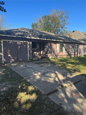 5915 Southtown Street, Houston, TX 77033
