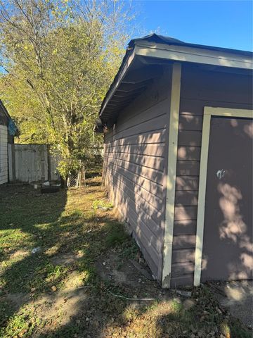 5915 Southtown Street, Houston, TX 77033