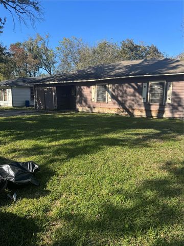 5915 Southtown Street, Houston, TX 77033