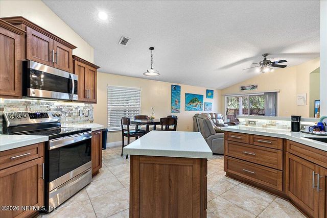 411 SUMMIT Drive, Orange Park, FL 32073