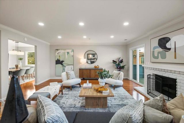 480 Lassen Street 6, Los Altos, CA 94022