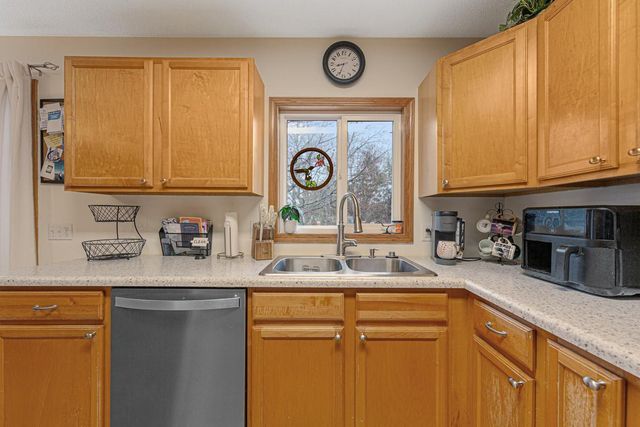 1401 Autumn Drive, Faribault, MN 55021