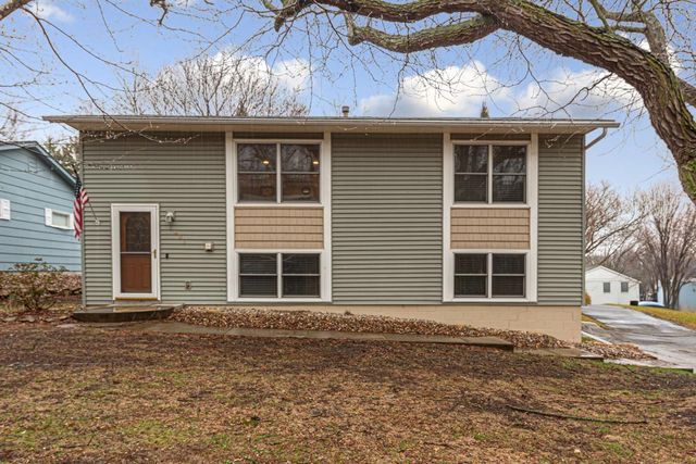 1401 Autumn Drive, Faribault, MN 55021