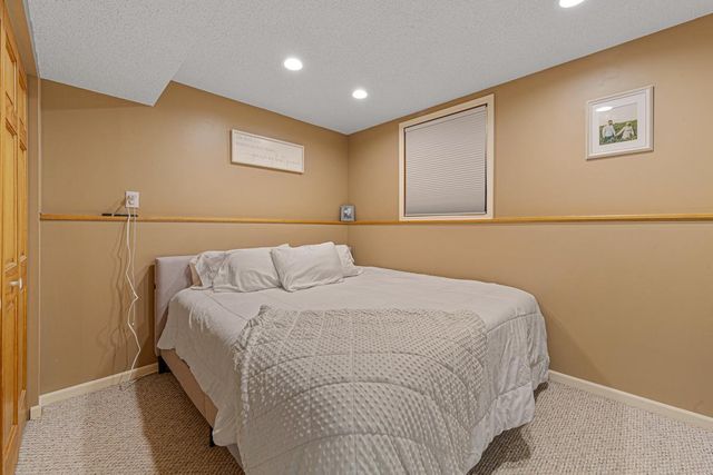1401 Autumn Drive, Faribault, MN 55021