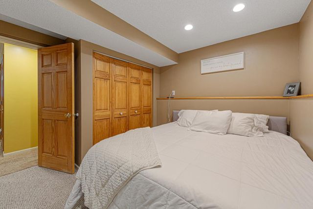 1401 Autumn Drive, Faribault, MN 55021