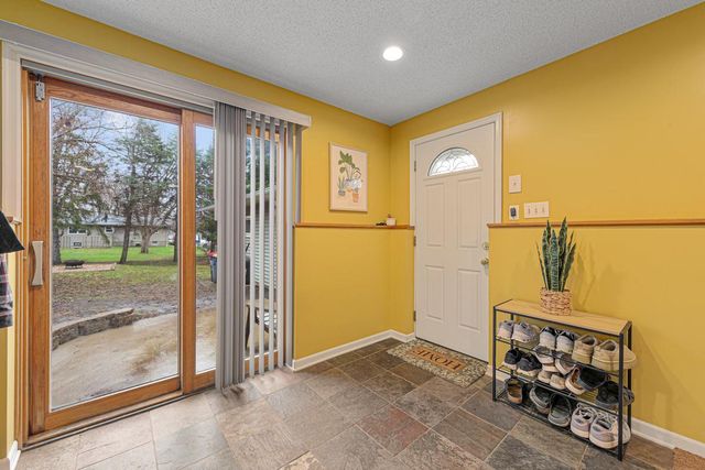 1401 Autumn Drive, Faribault, MN 55021