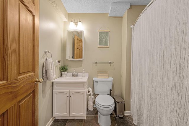 1401 Autumn Drive, Faribault, MN 55021
