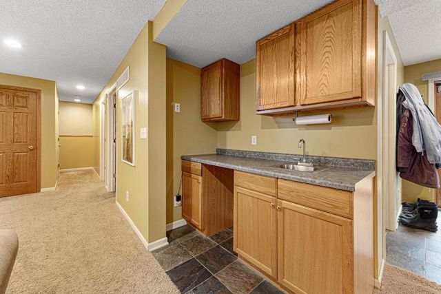 1401 Autumn Drive, Faribault, MN 55021
