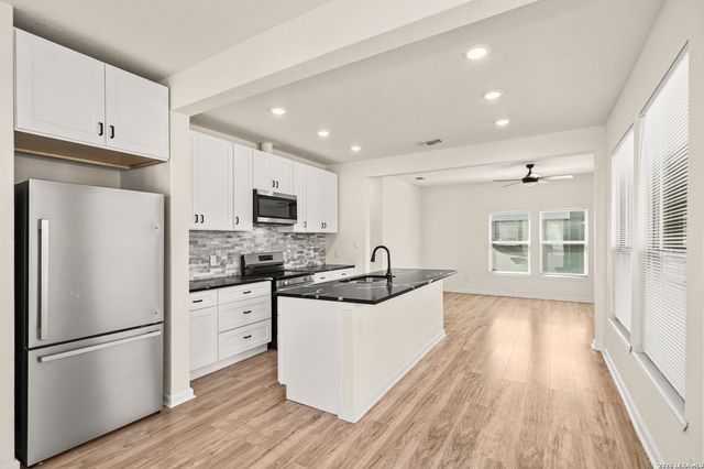 738 avant, San Antonio, TX 78210