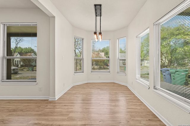 738 avant, San Antonio, TX 78210