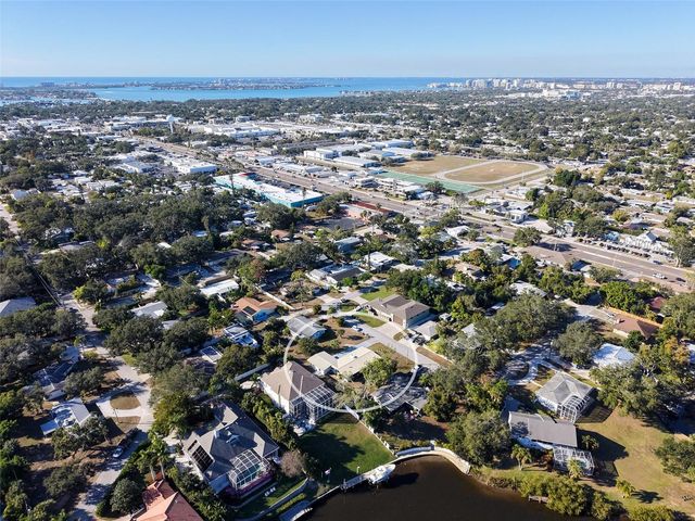 2452 WHIPPOORWILL CIRCLE, Sarasota, FL 34231