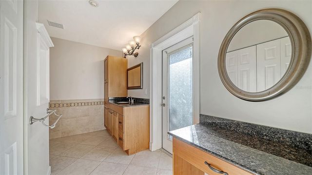 2452 WHIPPOORWILL CIRCLE, Sarasota, FL 34231