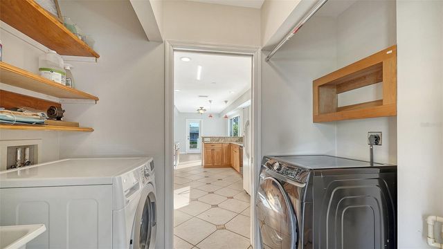 2452 WHIPPOORWILL CIRCLE, Sarasota, FL 34231