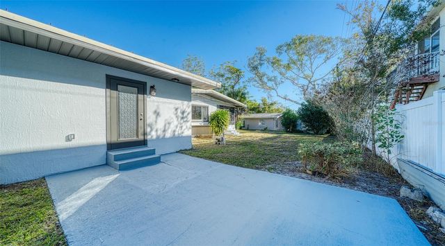 2452 WHIPPOORWILL CIRCLE, Sarasota, FL 34231