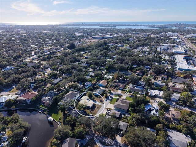 2452 WHIPPOORWILL CIRCLE, Sarasota, FL 34231