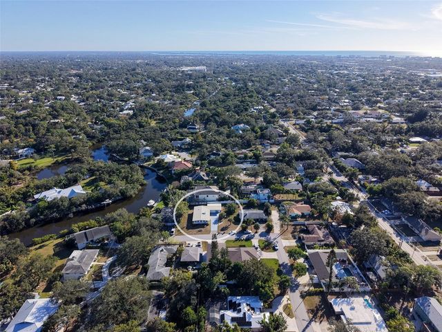 2452 WHIPPOORWILL CIRCLE, Sarasota, FL 34231